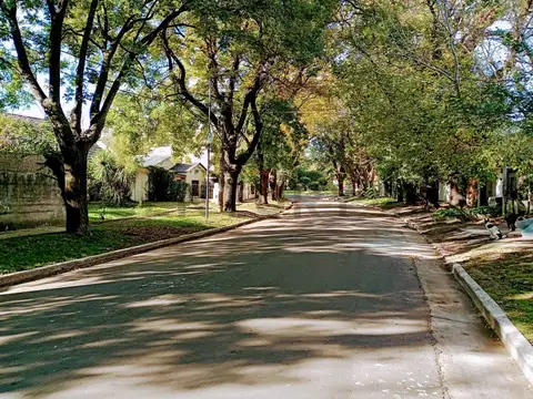 CASA , BOSQUE ALEGRE, MAR DEL PLATA