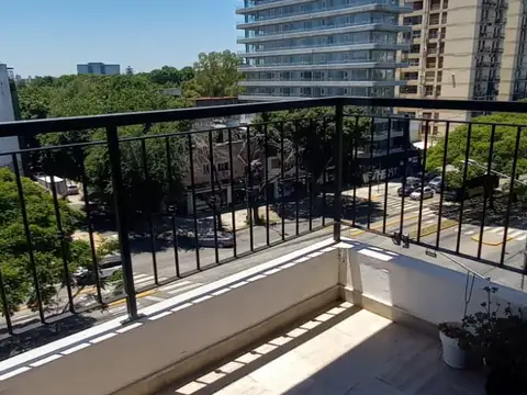 Precioso Monoambiente Al Frente con Balcón y Cocina Separada