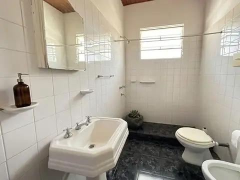 Casa en Venta en Alberdi, USD 195.000