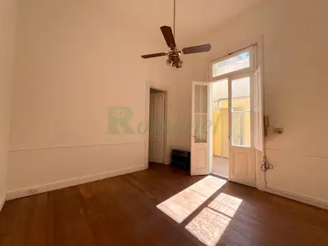 Diaz Velez 5200, Piso PB