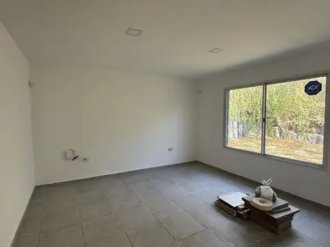 Casa 4 ambientes con 1 baño