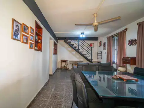 CASA EN VENTA RINGUELET 3 DORMITORIOS COCHERA