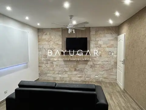 Casa en Venta con 4 cocheras