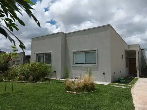 Casa  en Venta en San Alfonso, Pilar del Este, Pilar