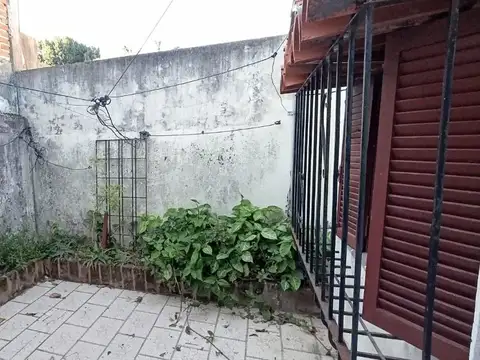 Depto Tipo Casa 2 ambientes con 1 baño