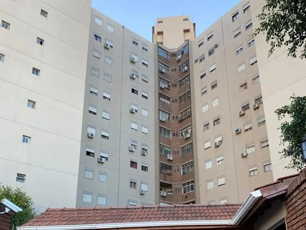 Charlone 602 , Piso 7