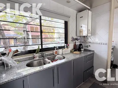 VENTA - CASA EN LOTE PROPIO - 4 AMBIENTES - JARDIN - PILETA - PARRILLA - VILLA DEVOTO