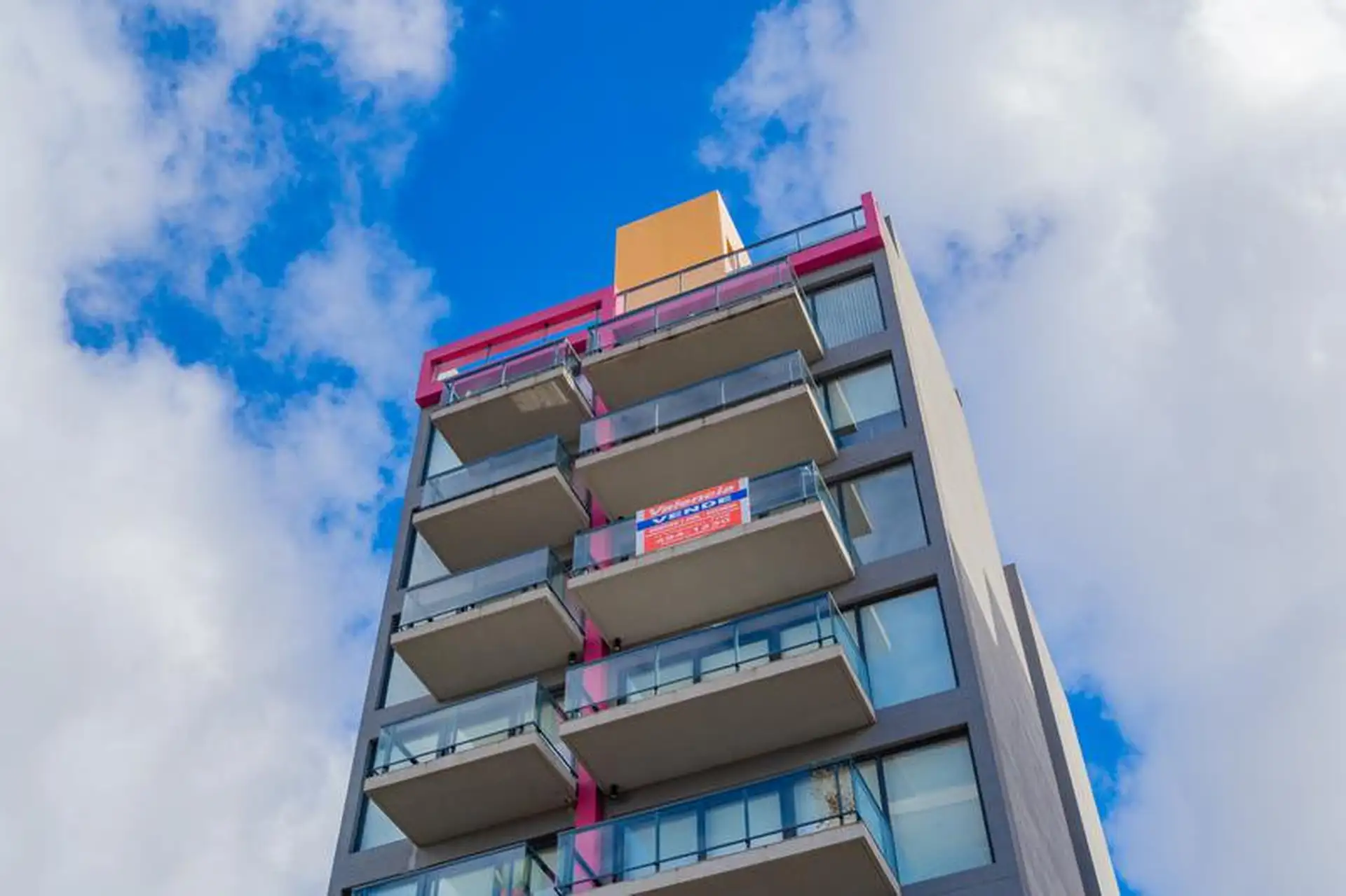 Departamento 3 amb, 98m² con cochera descubierta — Chauvin