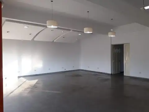 Local sobre Camino Centenario