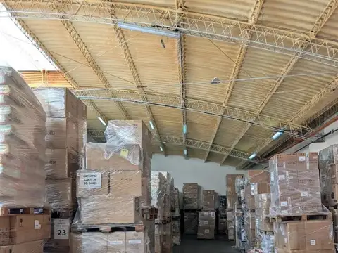 Alquiler de Depósito/ Galpón de 750 m² en Villa Ortúzar