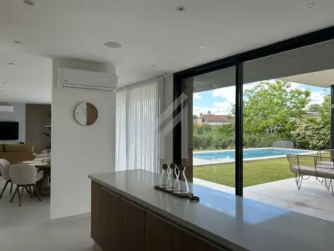 Casa en Venta en Pilar, USD 700.000