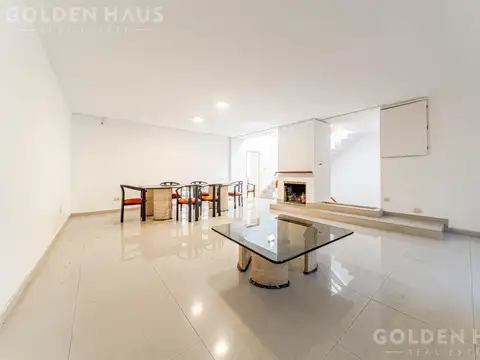 Casa 6 ambientes en lote propio 8,66 x 42 con parque y piscina en Villa del Parque