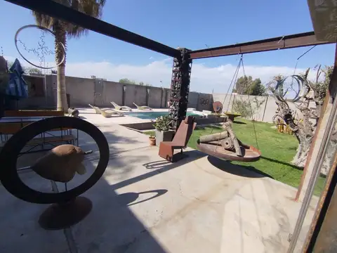 Casa en Venta con 4 cocheras