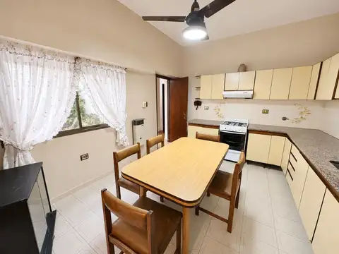 Casa en Venta en Valentin Alsina, USD 99.000
