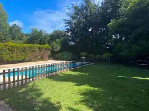 Casa 5 ambientes con 3 baños