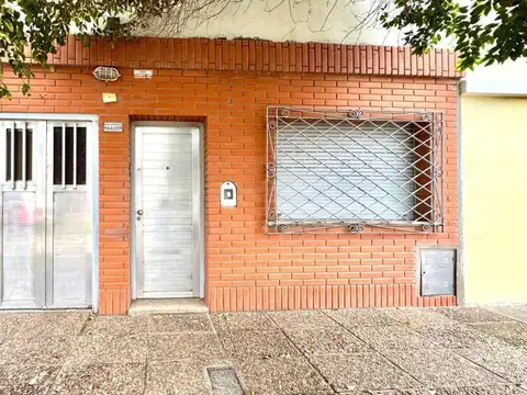 CASA 2 DORMITORIOS EN BARRANQUITAS (PH) CON COCHERA