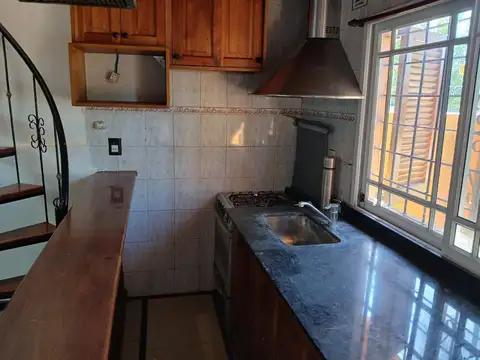 Casa en Alquiler con 1 cochera