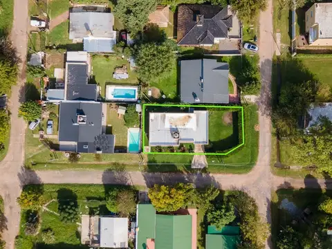 Casa en Venta con 2 cocheras