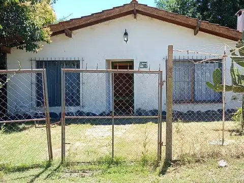 VENTA DE 3 CASAS EN LOS CARDALES CON JARDIN