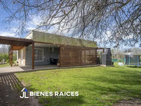 Casa en Venta con 3 cocheras