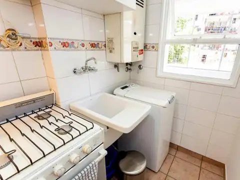 Virrey Del Pino 2400, Piso 1