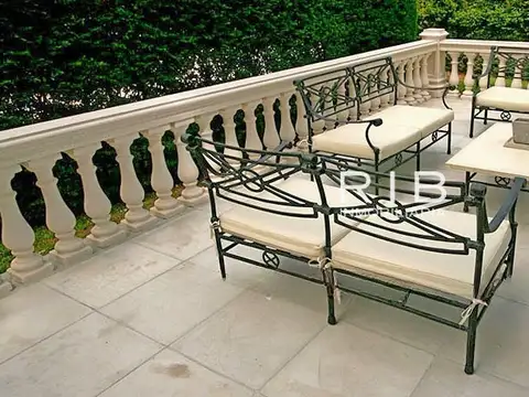 Casa 10 ambientes con 4 baños