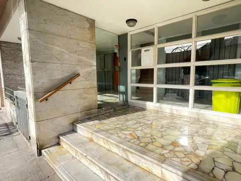 VENTA DEPARTAMENTO 2 AMB. POMPEYA  A MTS. METROBUS