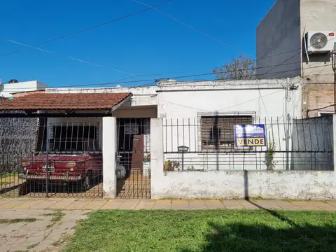 Casa + Departamento al fondo — Ideal para dos familias o inversión!