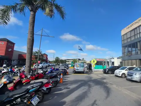 Shopping Fisherton Plaza