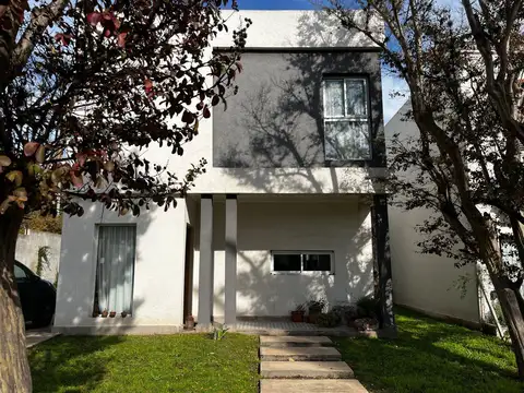 VENTA DE CASA EN MUÑIZ