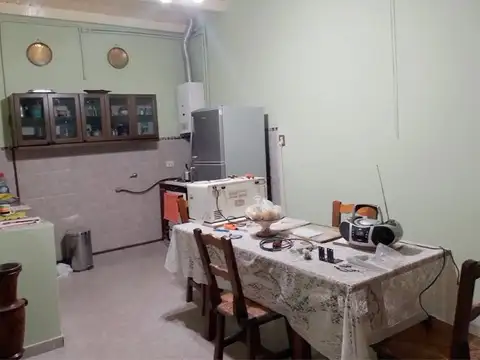 R. M. Ross 1031 , Piso 0