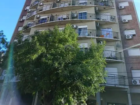 EXCELENTE MONOAMBIENTE EDIFICIO ISA III