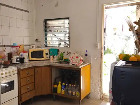 Casa 4 ambientes con 1 baño