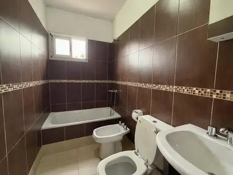 Departamento en Alquiler con 1 cocheras