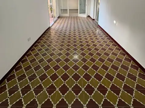 Casa 11 ambientes con 4 baños