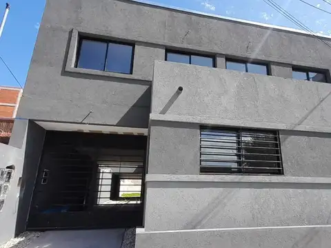 PH DE 2 AMB EN PLANTA BAJA. POSIBILIDAD DE ALQUILAR COCHERA