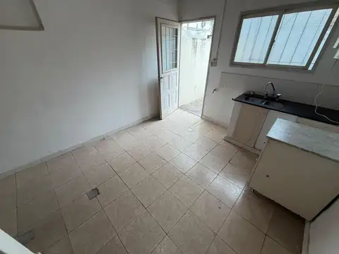 Depto Tipo Casa en Alquiler de 1 dormitorio