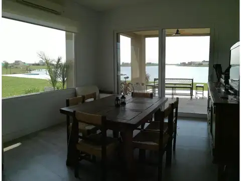 Casa 6 ambientes con 3 baños