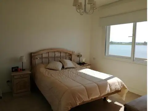 Casa en Alquiler Temporal con 2 cocheras