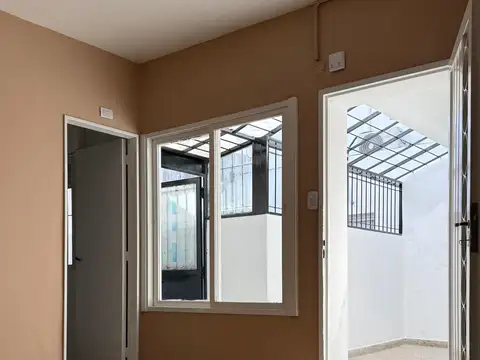 Depto Tipo Casa en Alquiler de 2 dormitorios