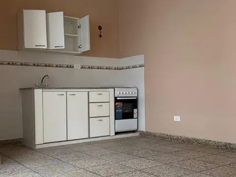 Depto Tipo Casa en Alquiler en Mataderos, $ 900.000