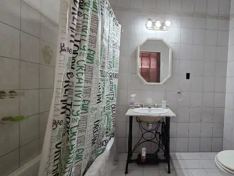 Casa en Venta con 4 cocheras