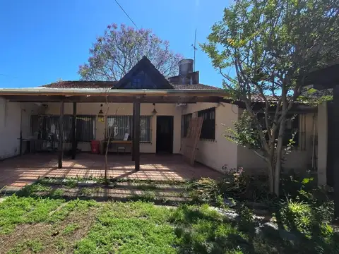 Casa en Venta con 4 cocheras