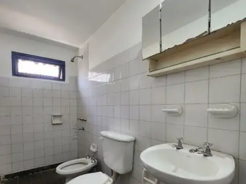 HERMOSO DEPARTAMENTO EN 2DO PISO - ALQUILER