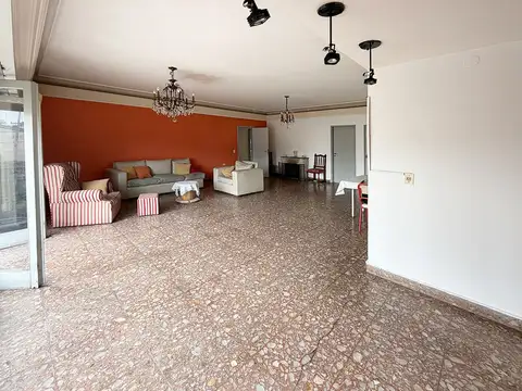 Depto Tipo Casa en Venta con 1 cocheras