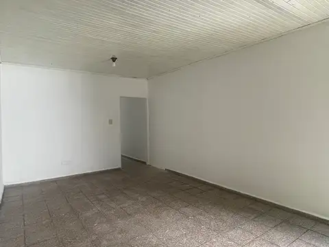 Venta | Casa tipo PH para remodelar.