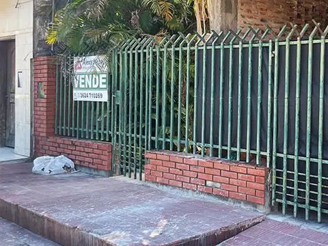Venta | Casa tipo PH para remodelar.