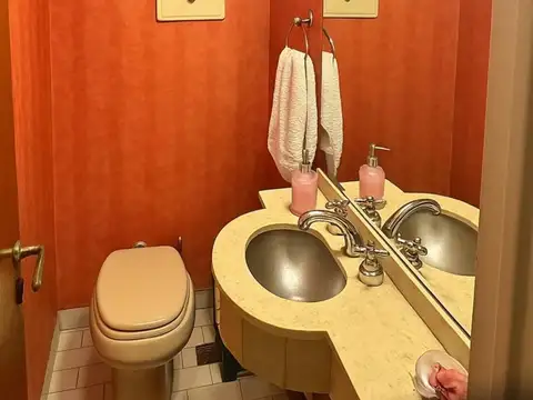 Depto Tipo Casa 5 ambientes con 4 baños