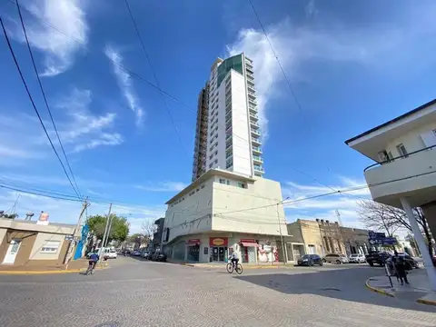 REMAX ALQUILA SEMIPISO DE 2 DORMITORIOS 