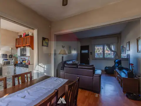 Casa 6 ambientes con 3 baños